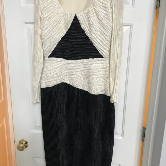 Mary McFadden Couture dress - Picture 1 of 2